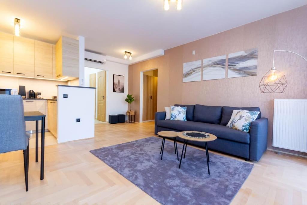 Gozsdu White Raven 3 - Terrace And Free Underground Parking Budapeste Exterior foto