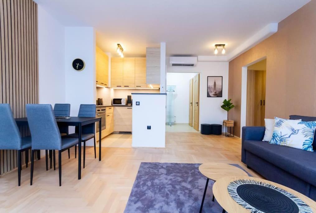 Gozsdu White Raven 3 - Terrace And Free Underground Parking Budapeste Exterior foto